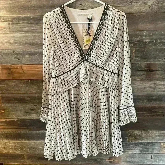 CHELSEA & VIOLET Tiered Ruffle Dress NWT - Picture 4 of 9